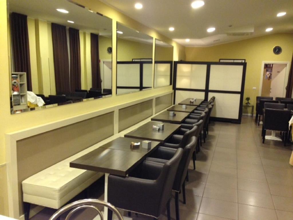 Hotel Ferton Milan Exterior photo